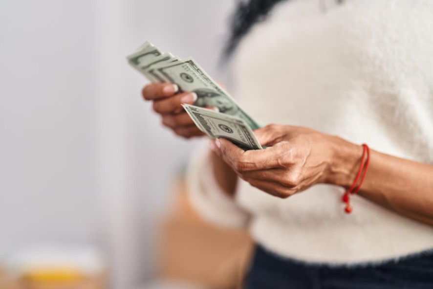 Cuáles son los costos de un avance en efectivo