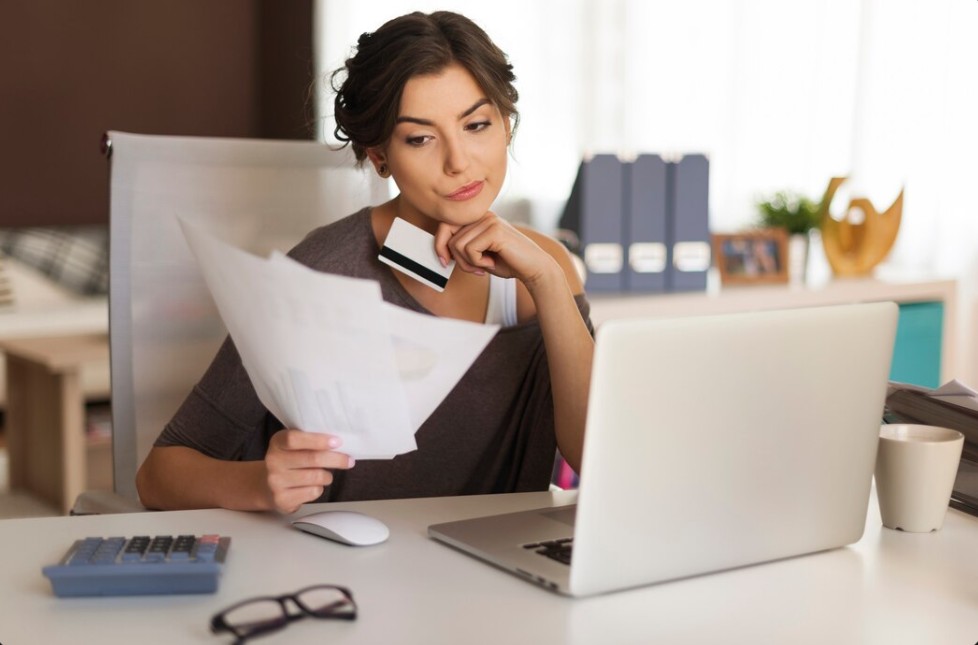 Cuándo puedes pedir un avance en efectivo según tu situación financiera